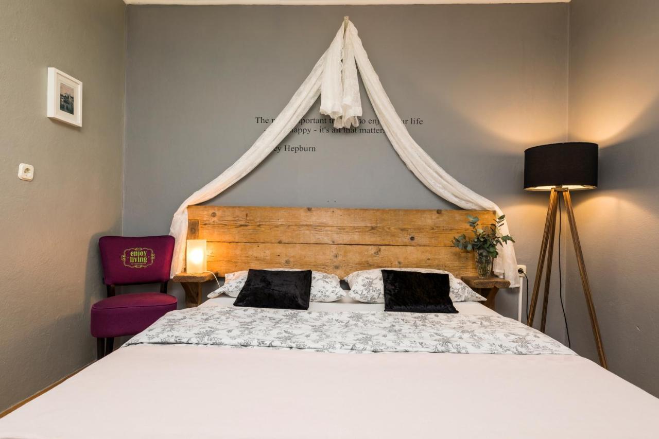 Alaburic Rooms & Apartment มาลีโลชินจ์ ภายนอก รูปภาพ